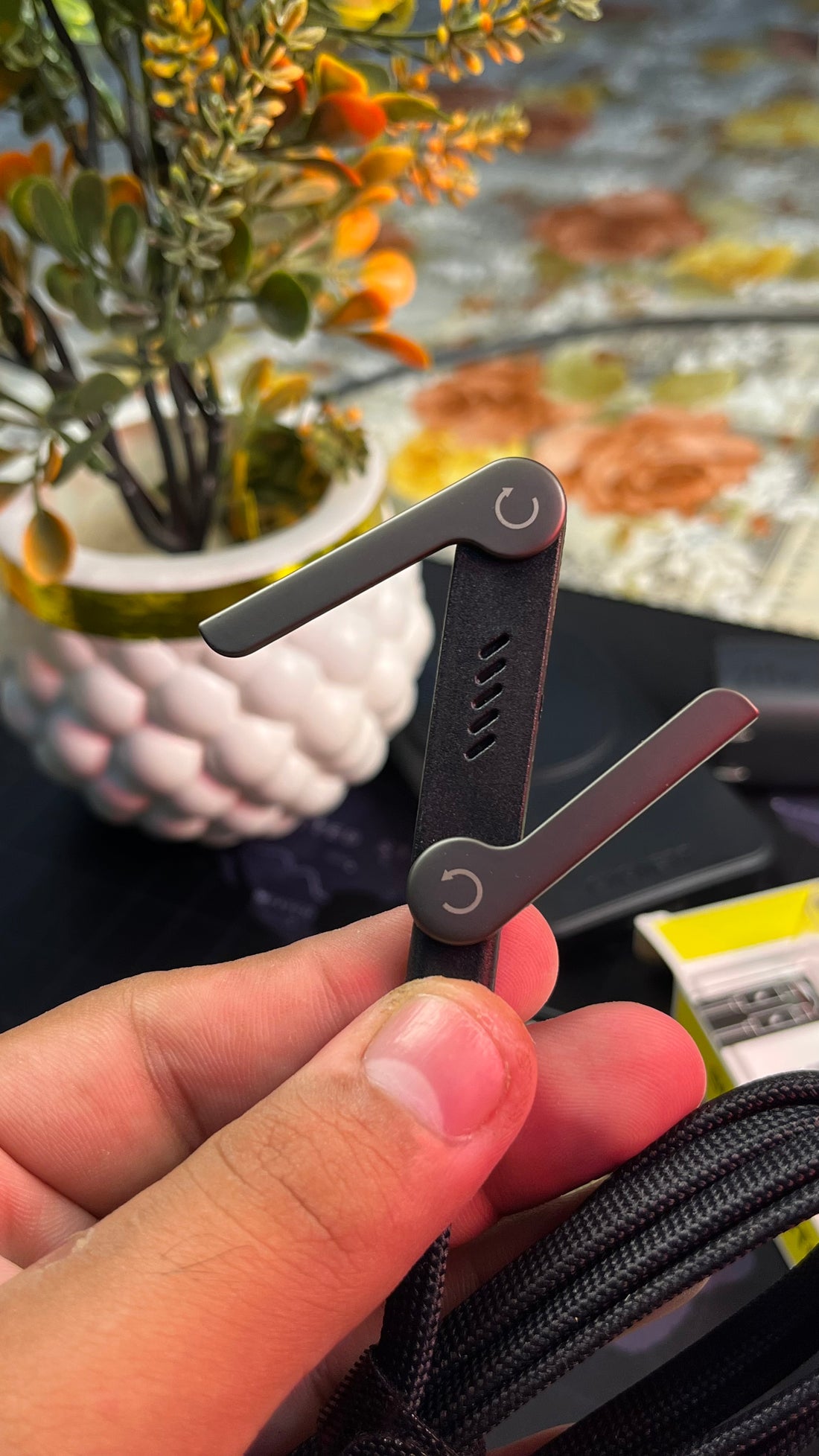 240W Type-C to Type-C Fast Charging Data Cable with Foldable Mobile Stand